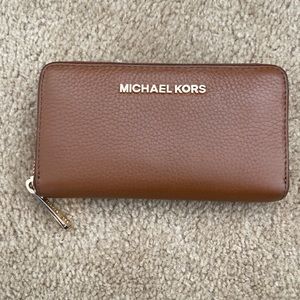 Michael kors wallet